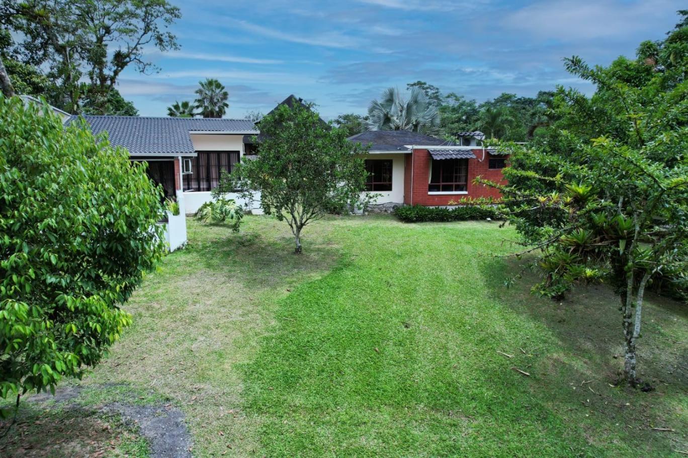 Terra Luna Lodge Tena Exterior photo
